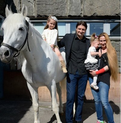 Эдгард Запашный с Ольгой и дочками Глорией и Стефанией Эдгард Запашный с Ольгой и дочками Глорией и Стефанией