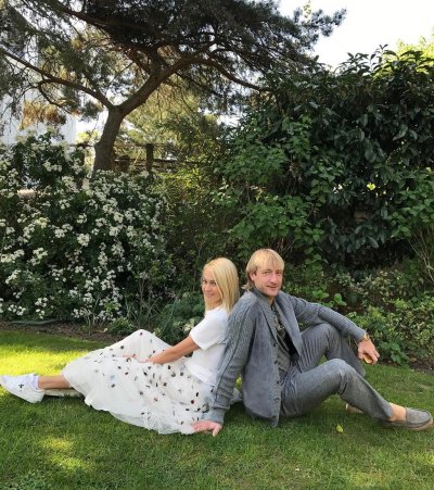 В этом году Яна Рудковская и Евгений Плющенко обвенчаются