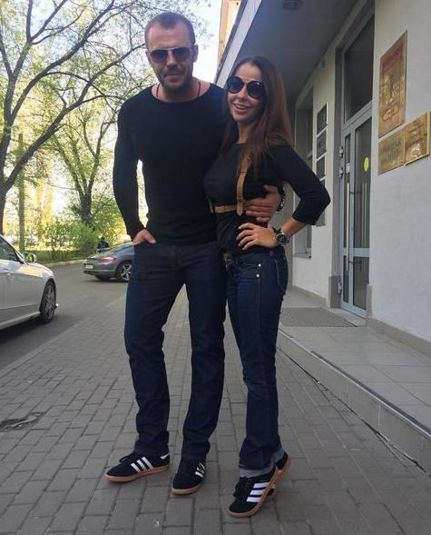 2 июня Елена Беркова и Андрей Стоянов поженились 2 июня Елена Беркова и Андрей Стоянов поженились