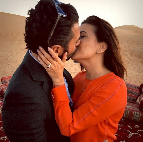 Помолвочное кольцо Ева Лонгория показала своим подписчикам в Instagram