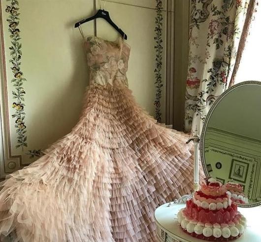 Подвенечное платье Рудковской сшила креативный директор Модного Дома Dior Мария Грация Кьюри