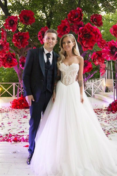  талантливая и красивая пара, выпускники &laquo;Фабрики звезд-7&raquo;: певец, танцор и телеведущий Влад Соколовский и певица и композитор Рита Дакота