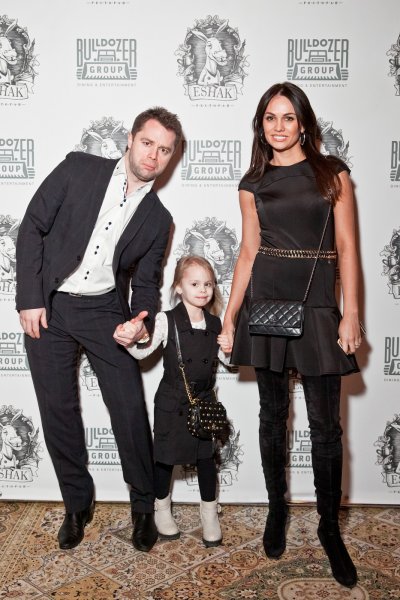 Виталий Гогунский с будущей супругой Ириной Маирко и дочерью Миланой Виталий Гогунский с будущей супругой Ириной Маирко и дочерью Миланой