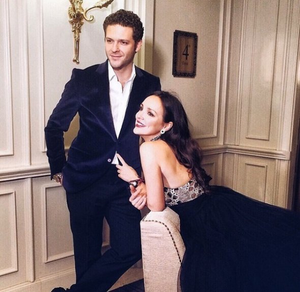 Служебный роман довел Крюкова до ЗАГСа Служебный роман довел Крюкова до ЗАГСа