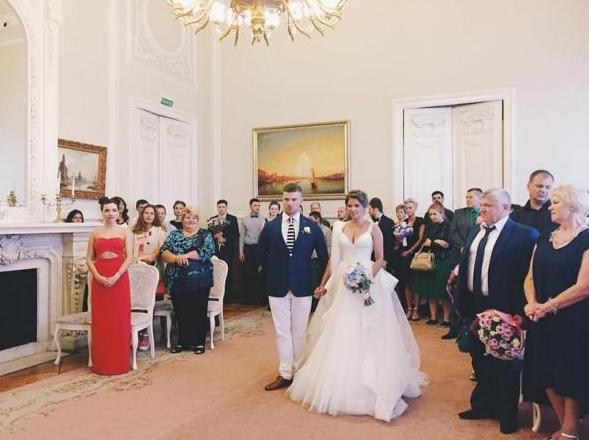 Юлия Топольницкая и Игорь Чехов поженились во Всемирный день поцелуев