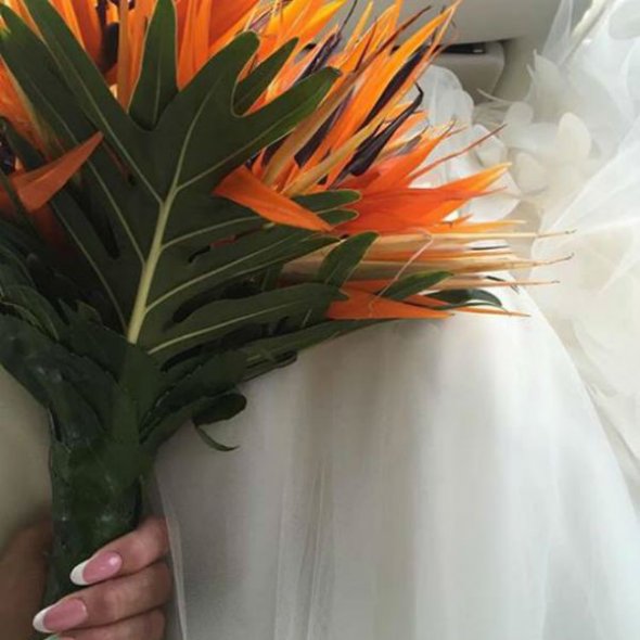 Необычный свадебный букет Корнелии Манго