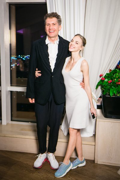 Надежда Сысоева со своим женихом Ильей Бачуриным Надежда Сысоева со своим женихом Ильей Бачуриным