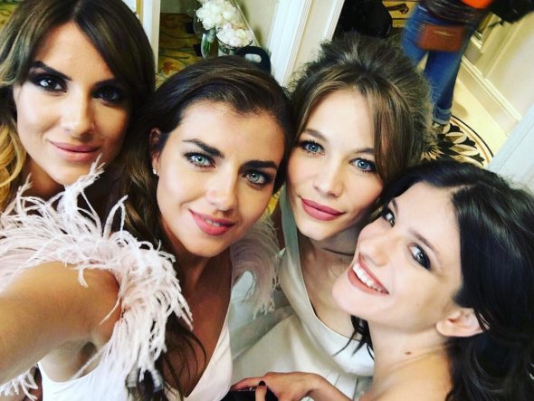 Телеведущая Лика Евгенидзе, актрисы Лапова Евгения и Аня Чиповская с невестой