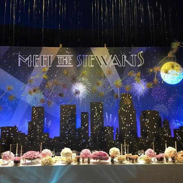 Свадебный банкет Светланы Устиновой и Ильи Стюарта проходил в одном из павильонов «Мосфильма»