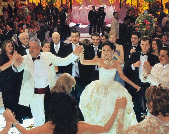 Алсу и Ян Абрамов поженились в 2006 году