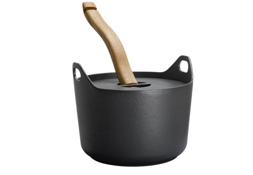 чугунный котелок со съемной практичной ручкой от финского дизайнера Тимо Сарпанева чугунный котелок со съемной практичной ручкой от финского дизайнера Тимо Сарпанева