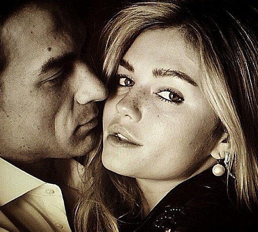 Влад Топалов со своей невестой Ксенией Данилиной Влад Топалов со своей невестой Ксенией Данилиной