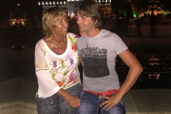 Лариса Копенкина и ее новый возлюбленный Юрий Шарапов Лариса Копенкина и ее новый возлюбленный Юрий Шарапов