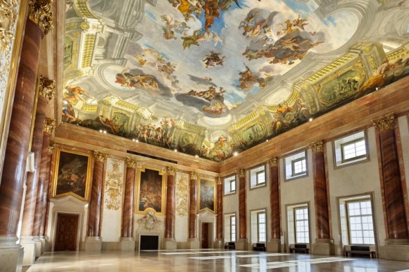 зал Геркулеса во дворце Лихтенштейнов, где проходил свадебный банкет — самое большое помещение в стиле барокко в Вене