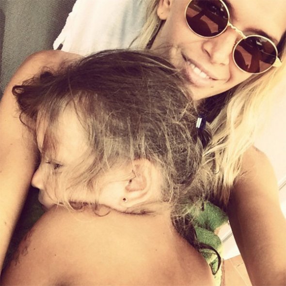 Вера Брежнева со своей младшей дочерью Сарой