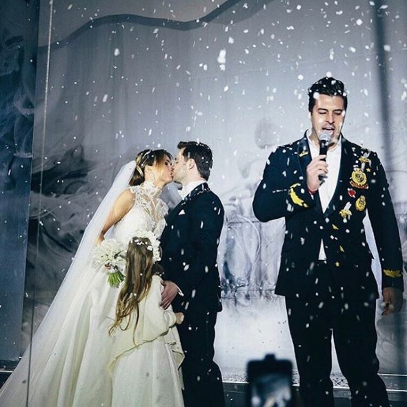 Ведущим на свадьбе Гогунского и Маирко был Антон Никифоров Ведущим на свадьбе Гогунского и Маирко был Антон Никифоров