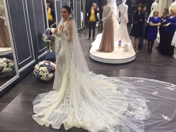 Анна Грачевская выбрала свадебное платье Анна Грачевская выбрала свадебное платье