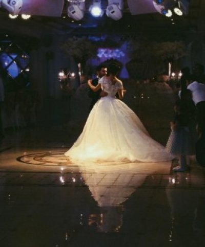 Свадебный танец Бахтияра Алиева и Фарганы Гасановой растрогал гостей