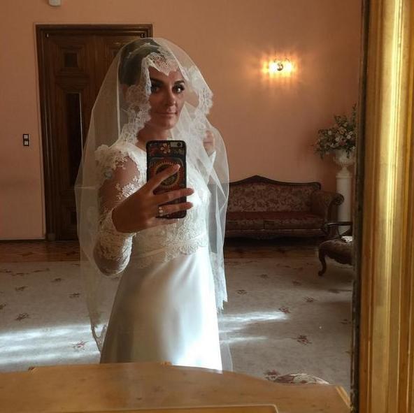 Елена Ваенга и Роман Садырбаев поженились