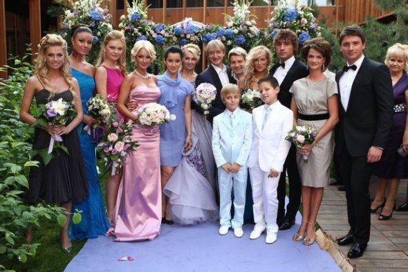 Свадьба Евгения Плющенко и Яны Рудковской состоялась 12 сентября 2009 года