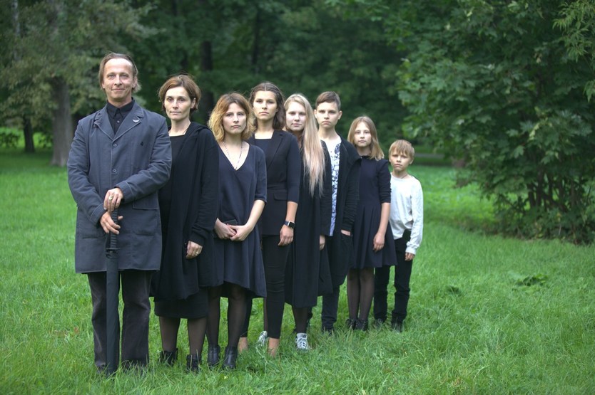 Иван и Оксана Охлобыстины со своими детьми