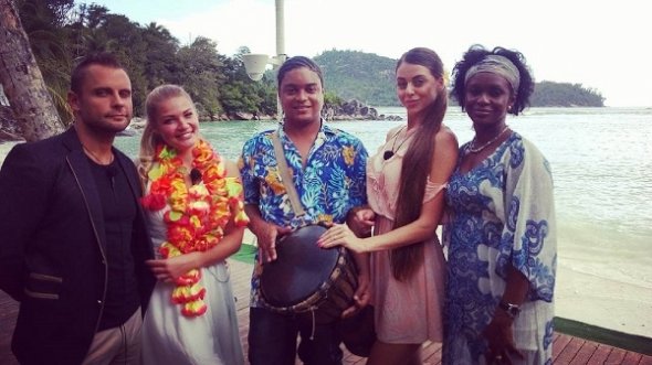 Руслана Мишина и Семен Фролов поженились на Сейшельских островах