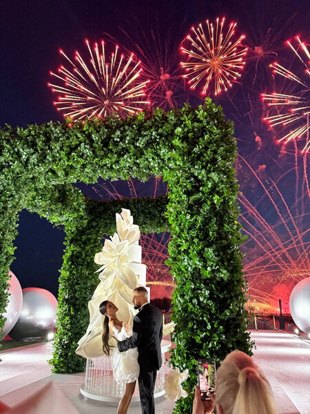 свадьба Бородиной и Сердюкова закончилась салютом