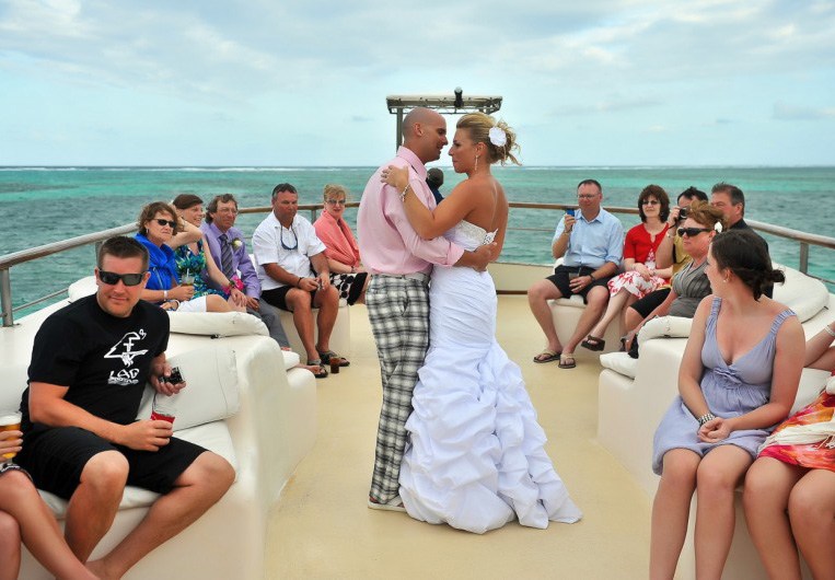 свадебный танец на теплоходе