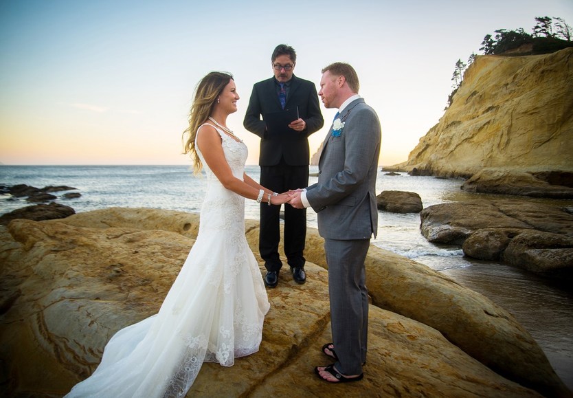 регистрация брака на берегу моря