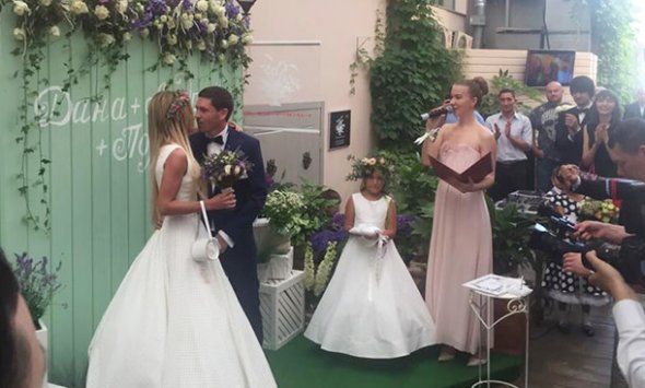 регистрация брака Даны Борисовой прошла на крыше жилого комплекса регистрация брака Даны Борисовой прошла на крыше жилого комплекса