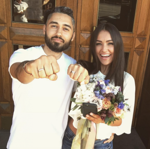 5 августа 2016 года Мот (Матвей Мельников) и Мария Гураль поженились 5 августа 2016 года Мот (Матвей Мельников) и Мария Гураль поженились