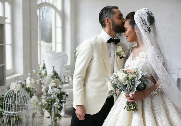 Мот и Мария устроили шикарную фотосессию сразу после церемонии венчания Мот и Мария устроили шикарную фотосессию сразу после церемонии венчания