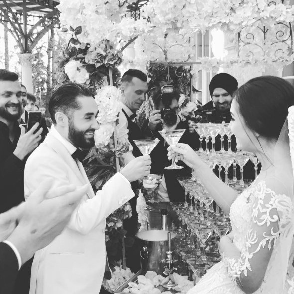 23 апреля рэп-исполнитель Мот и Мария Гураль повенчались 23 апреля рэп-исполнитель Мот и Мария Гураль повенчались