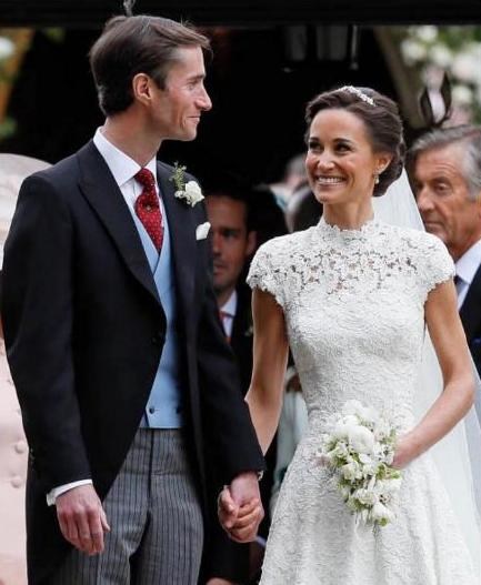 Пиппа Миддлтон со своим супругом Джеймсом Мэттьюсом Пиппа Миддлтон со своим супругом Джеймсом Мэттьюсом