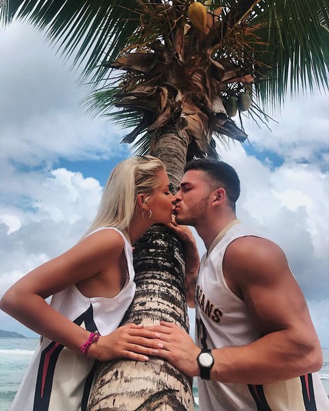 Марина Африкантова и Роман Капаклы