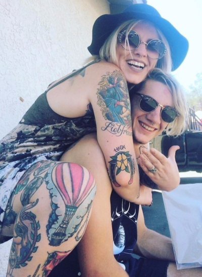 Лукас Унгер со своей невестой Карли Лейфкес Лукас Унгер со своей невестой Карли Лейфкес