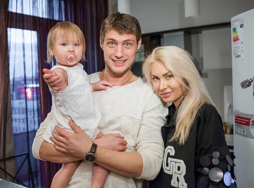 Элина Камерен, Александр Задойнов и их дочка Александра Элина Камерен, Александр Задойнов и их дочка Александра