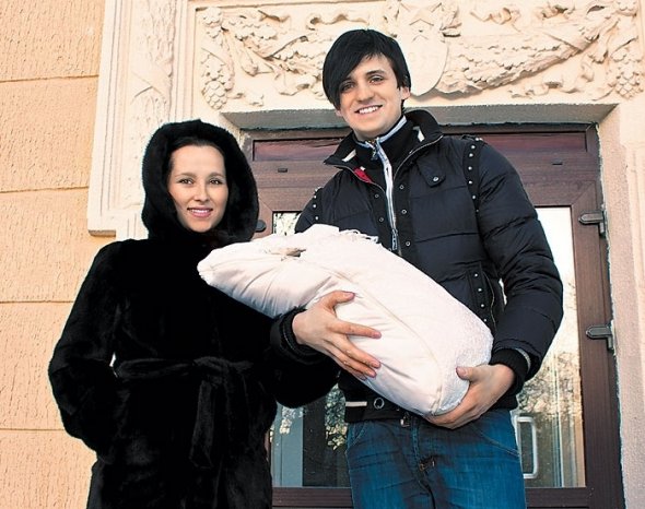Дмитрий и Виктория с сыном Яном Дмитрий и Виктория с сыном Яном
