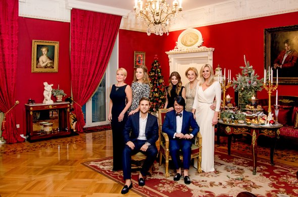 Семья Юдашкиных в полном составе Семья Юдашкиных в полном составе