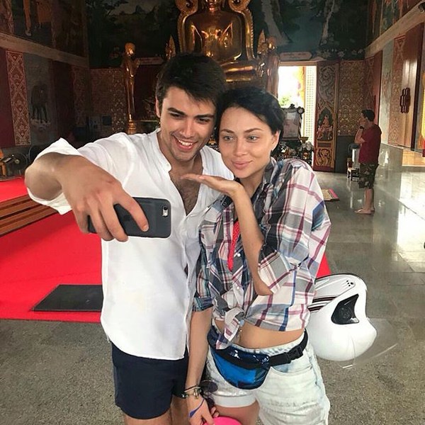 Настасья Самбурская со своим женихом Кириллом Дыцевичем Настасья Самбурская со своим женихом Кириллом Дыцевичем