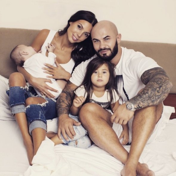 Джиган и Оксана со старшей дочкой Ариелой и младшей Леей