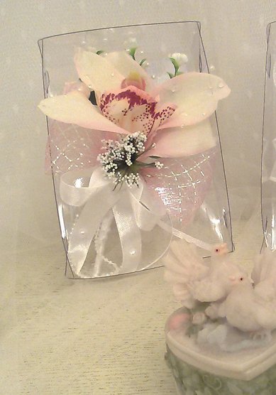 Бутоньерка 2221-М66966 - ГИПЕРМАРКЕТ СВАДЕБНЫХ И ВЕЧЕРНИХ ПЛАТЬЕВ МИЛЕНА