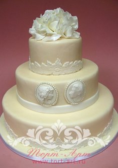 «Торт с камеями»