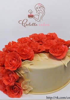 «Красные розы каскадом»