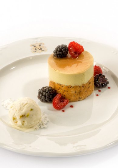 Свадебный торт Марина Цветаева (Н45862) - Кондитерская при гостинице Националь