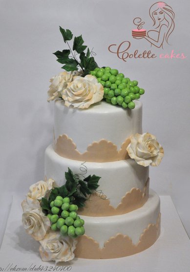 Торт на свадьбу Розы и виноград (C65247) - Компания Colette Cakes