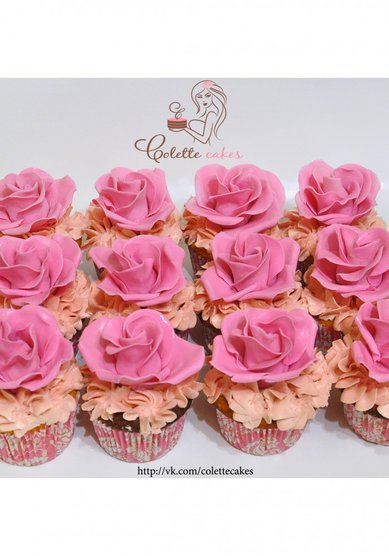 Торт на свадьбу Кап с розочкой (C65267) - Компания Colette Cakes