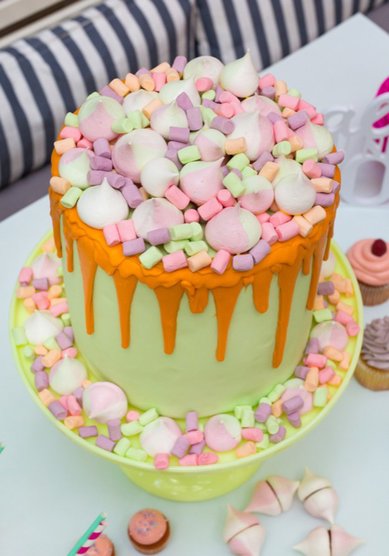 Торт на свадьбу U74585 - кафе-кондитерская Upside Down Cake