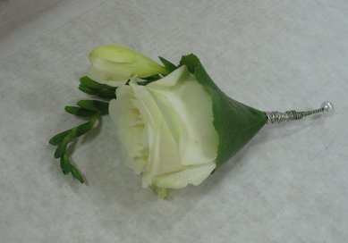 Бутоньерка М1346 - Салон цветов Мастерская современной флористики