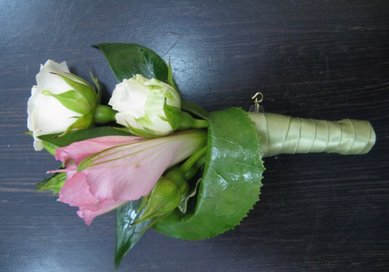 Бутоньерка М1347 - Салон цветов Мастерская современной флористики